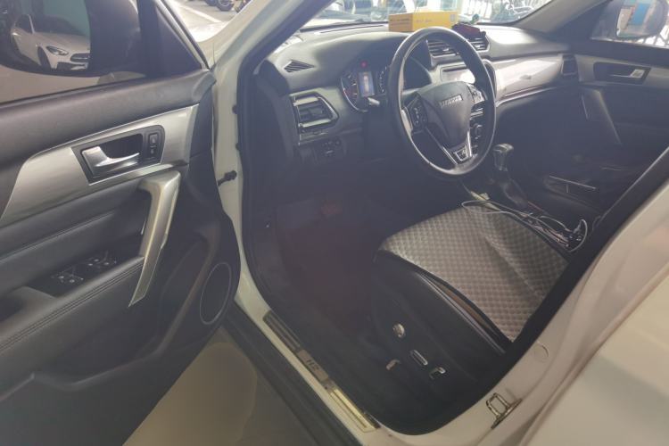 Used Haval H2 2017 Blue Label 1.5T Automatic Two-Wheel Drive Luxury Model Driver Seat