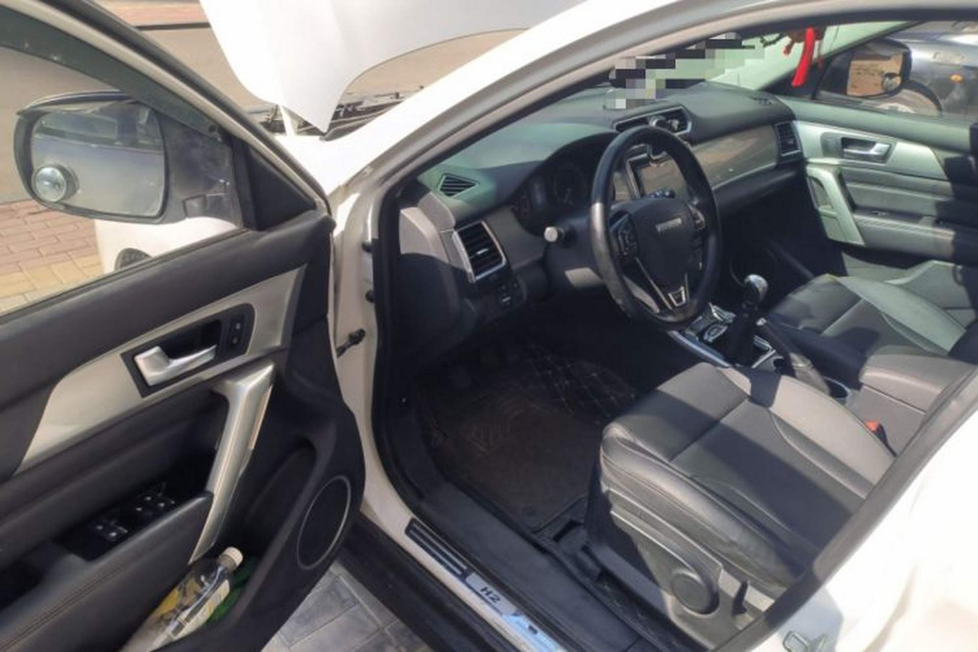 Used Haval H2 2017 Red-Label 1.5T Manual Two-Wheel-Drive Elite Model Driver Seat