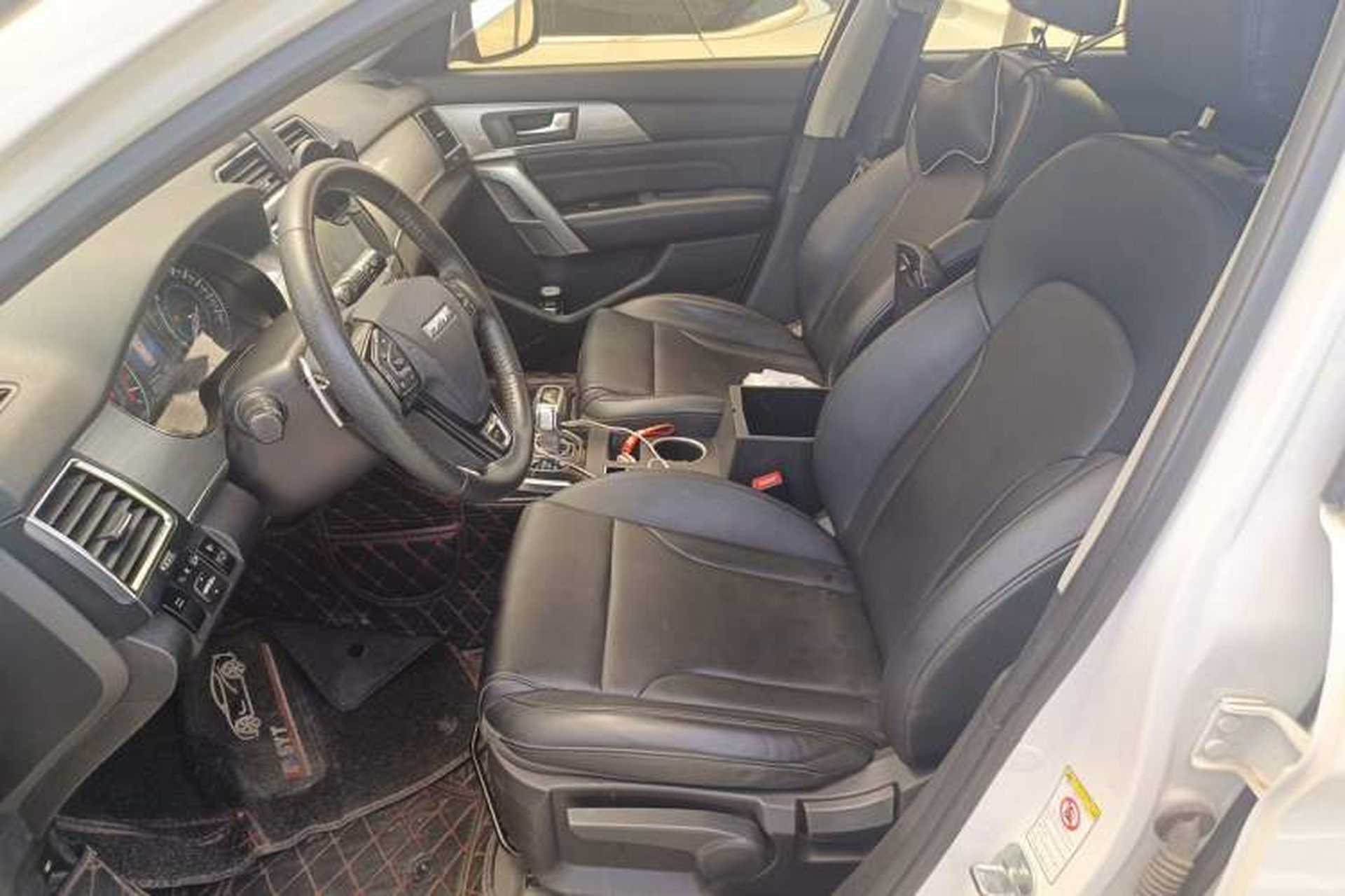 Used Haval H2 2017 Red-Label 1.5T Automatic Two-Wheel Drive Luxury Model Driver Seat
