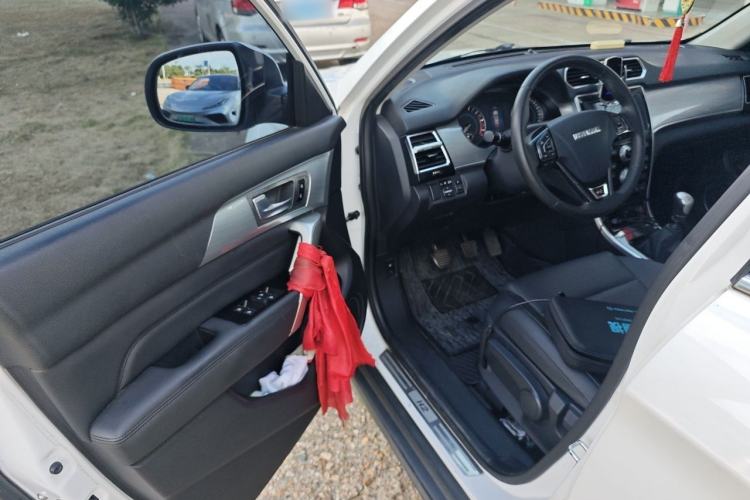 Used Haval H2 2017 Red-Label 1.5T Manual Two-Wheel Drive Luxury Model Driver Seat