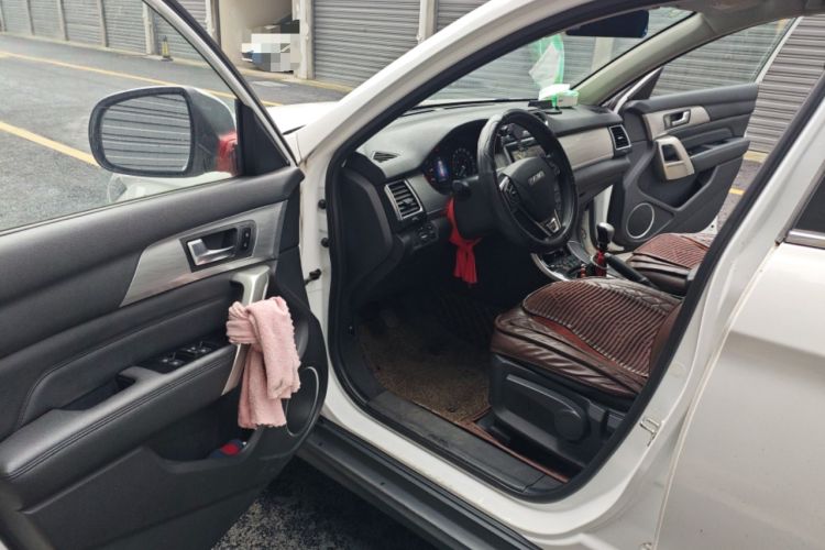 Used Haval H2 2017 Red-Label 1.5T Manual Two-Wheel Drive Comfort Model Driver Seat