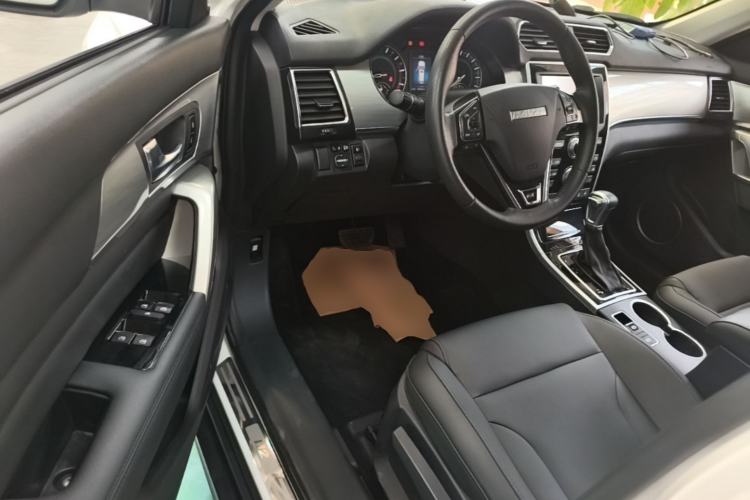 Used Haval H2 2017 Red-Label 1.5T Automatic Two-Wheel Drive Luxury Model Driver Seat