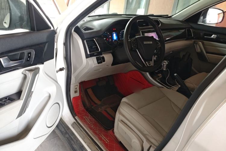 Used Haval H2 2017 Red-Label 1.5T Automatic Two-Wheel Drive Elite Model Driver Seat