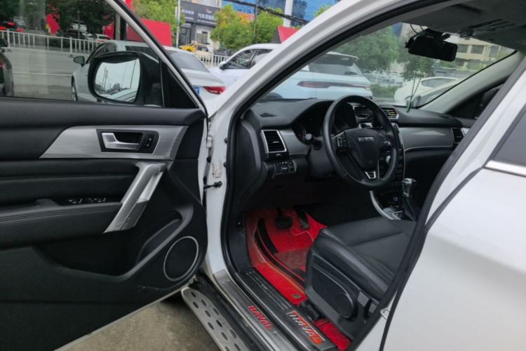 Used Haval H2 2017 Red-Label 1.5T Automatic Two-Wheel Drive Luxury Model Driver Seat