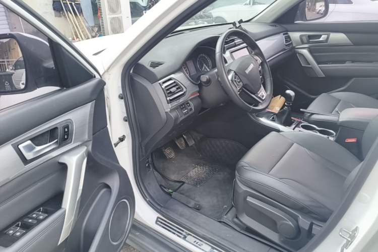 Used Haval H2 2017 Blue Label 1.5T Manual Two-Wheel Drive Elite Model Driver Seat
