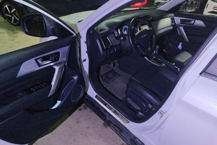 Used Haval H2 2017 Red-Label 1.5T Automatic Two-Wheel Drive Elite Model Driver Seat