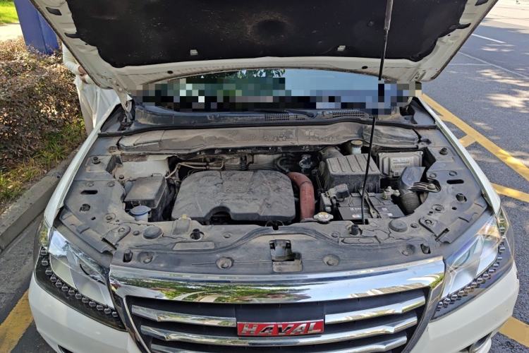 Used Haval H2 2017 Red-Label 1.5T Manual Two-Wheel-Drive Elite Model Engine Bay