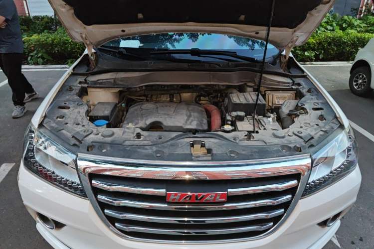 Used Haval H2 2017 Red-Label 1.5T Manual Two-Wheel Drive Luxury Model Engine Bay