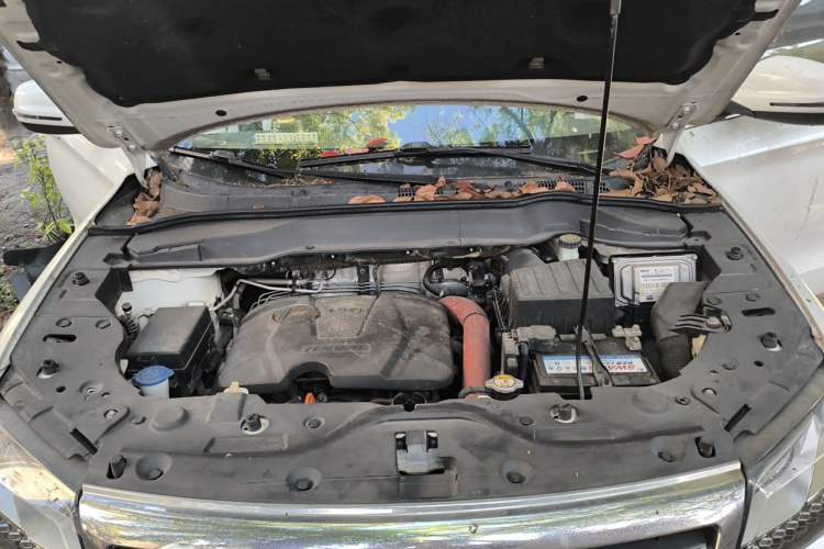 Used Haval H2 2017 Red-Label 1.5T Manual Two-Wheel-Drive Elite Model Engine Bay