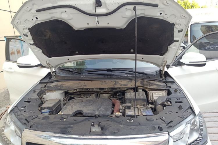 Used Haval H2 2017 Red-Label 1.5T Manual Two-Wheel-Drive Elite Model Engine Bay