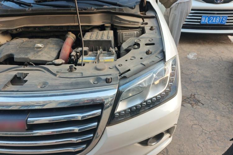 Used Haval H2 2017 Red-Label 1.5T Automatic Two-Wheel Drive Luxury Model Engine Bay Left