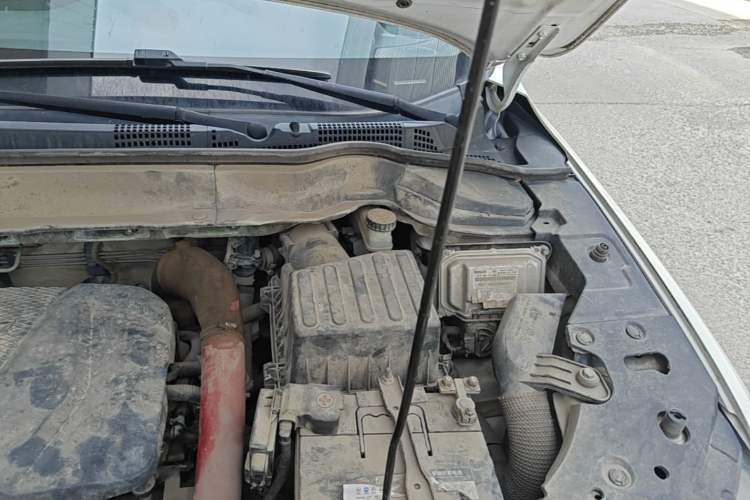 Used Haval H2 2017 Red-Label 1.5T Automatic Two-Wheel Drive Luxury Model Engine Bay Left