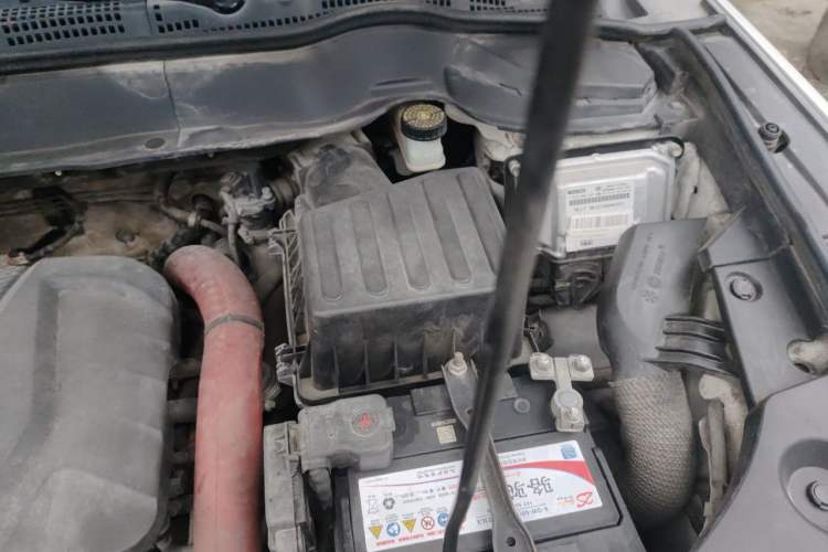 Used Haval H2 2017 Blue Label 1.5T Manual Two-Wheel Drive Luxury Model Engine Bay Left