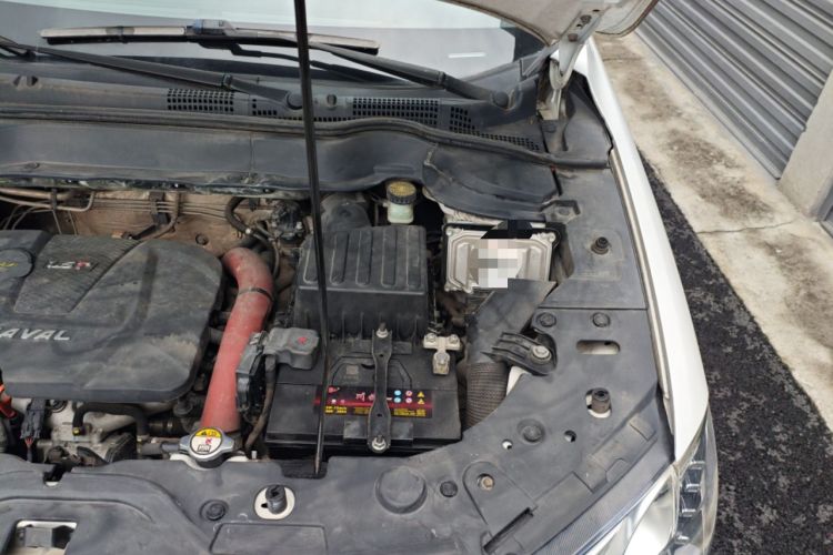 Used Haval H2 2017 Red-Label 1.5T Manual Two-Wheel Drive Comfort Model Engine Bay Left