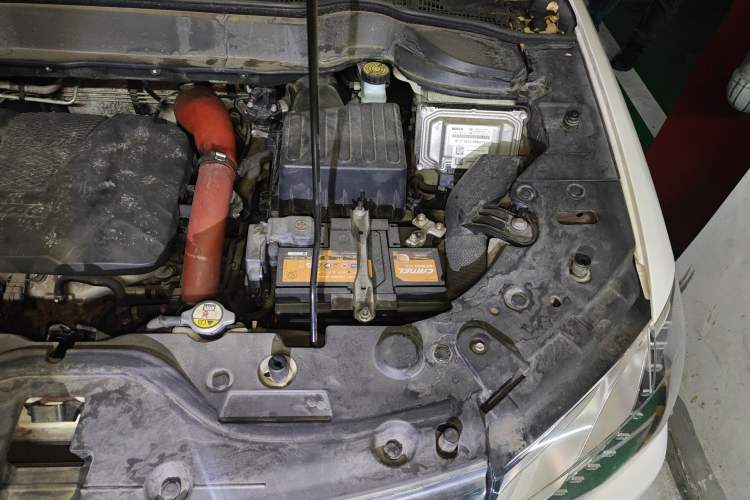 Used Haval H2 2017 Red-Label 1.5T Automatic Two-Wheel Drive Luxury Model Engine Bay Left