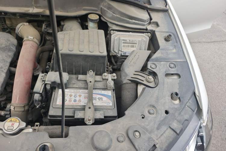 Used Haval H2 2017 Red-Label 1.5T Automatic Two-Wheel Drive Luxury Model Engine Bay Left