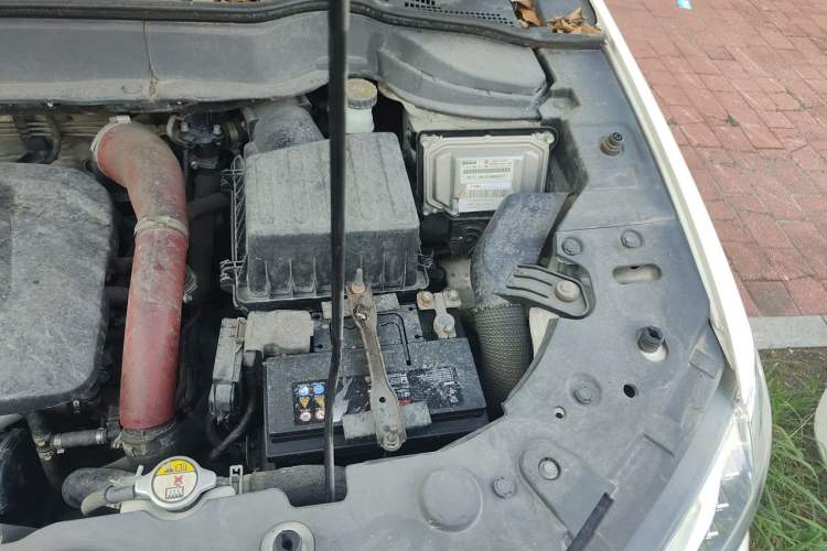 Used Haval H2 2017 Red-Label 1.5T Automatic Two-Wheel Drive Luxury Model Engine Bay Left