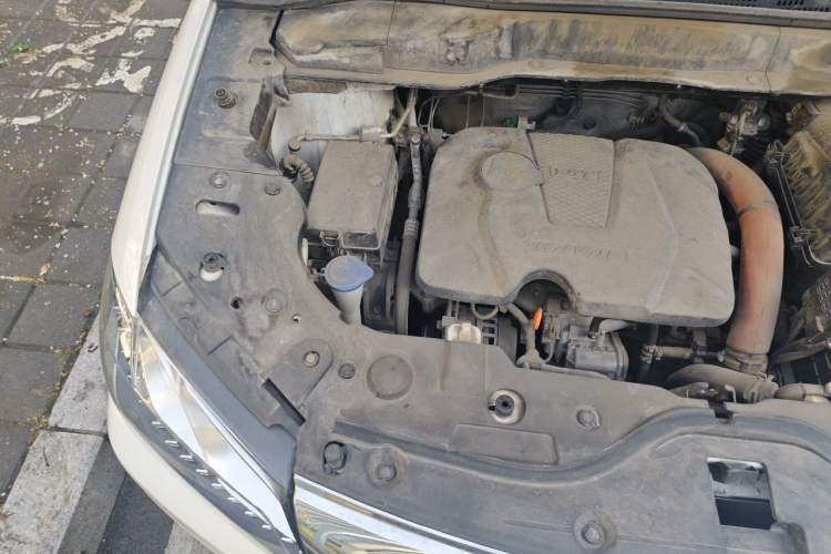 Used Haval H2 2017 Red-Label 1.5T Manual Two-Wheel-Drive Elite Model Engine Bay Right