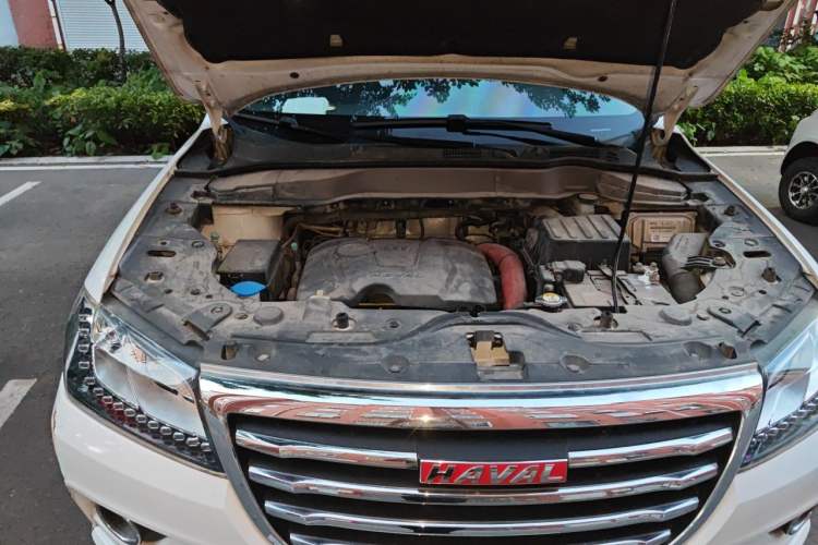 Used Haval H2 2017 Red-Label 1.5T Manual Two-Wheel Drive Luxury Model Engine Bay Right