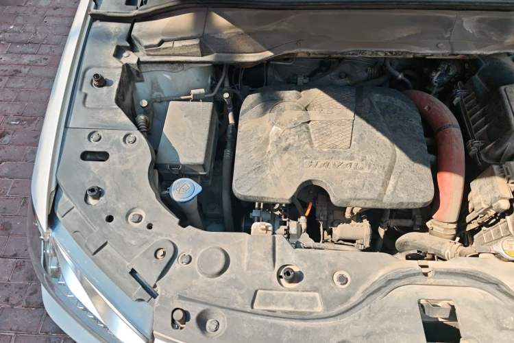 Used Haval H2 2017 Red-Label 1.5T Manual Two-Wheel Drive Comfort Model Engine Bay Right