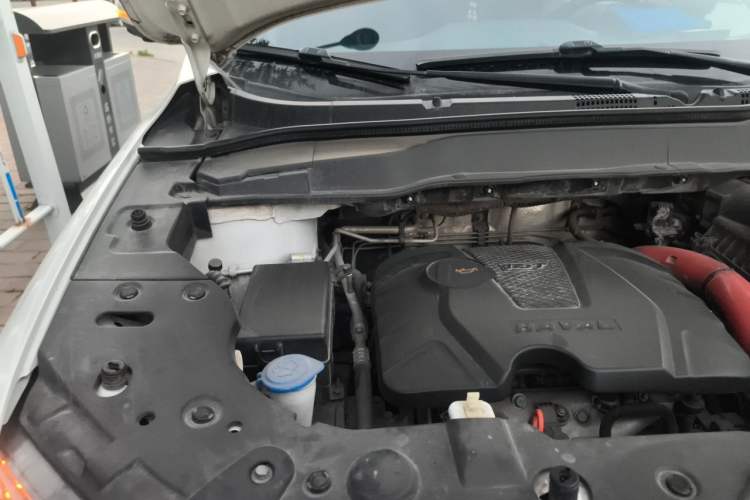 Used Haval H2 2017 Red-Label 1.5T Manual Two-Wheel Drive Luxury Model Engine Bay Right