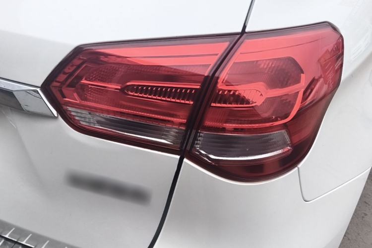Used Haval H2 2017 Blue Label 1.5T Manual Two-Wheel Drive Luxury Model Exterior 3