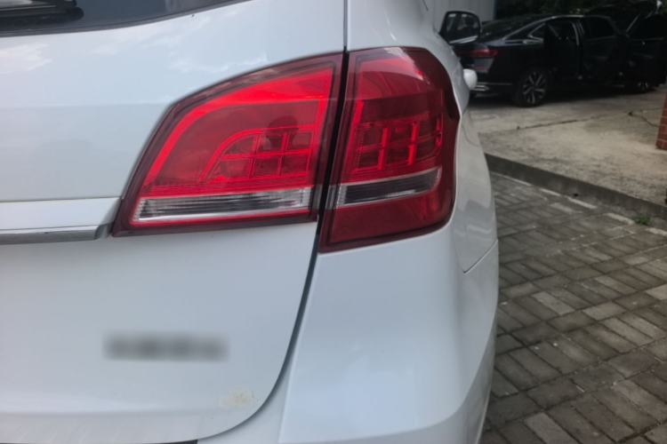 Used Haval H2 2017 Red-Label 1.5T Automatic Two-Wheel Drive Elite Model Exterior 3