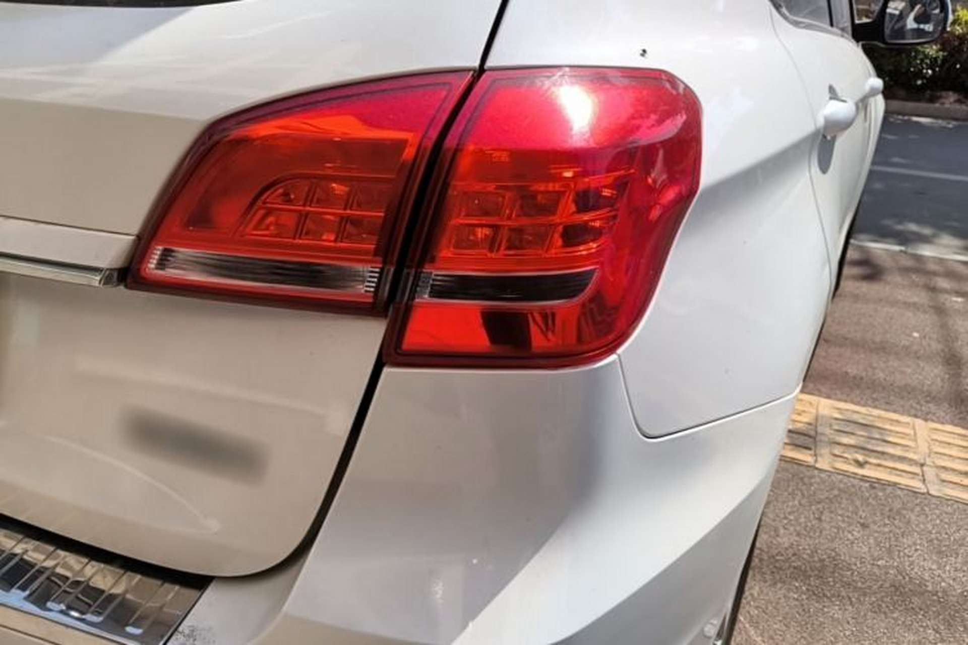 Used Haval H2 2017 Red-Label 1.5T Manual Two-Wheel Drive Luxury Model Exterior 3