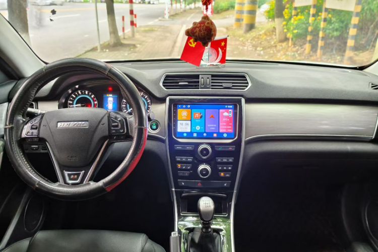 Used Haval H2 2017 Red-Label 1.5T Manual Two-Wheel-Drive Elite Model Exterior 3