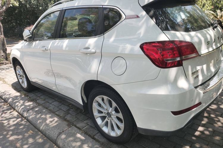 Used Haval H2 2017 Red-Label 1.5T Manual Two-Wheel Drive Luxury Model Exterior 3