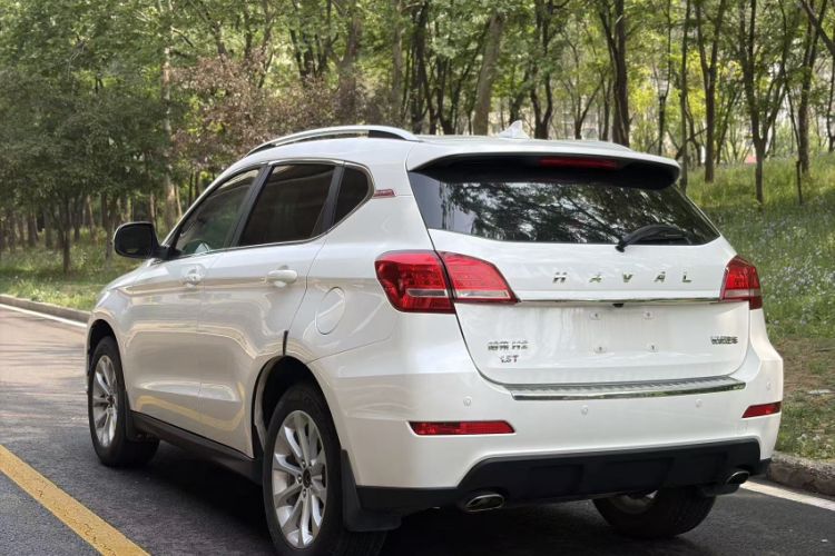 Used Haval H2 2017 Red-Label 1.5T Manual Two-Wheel Drive Luxury Model Exterior 3