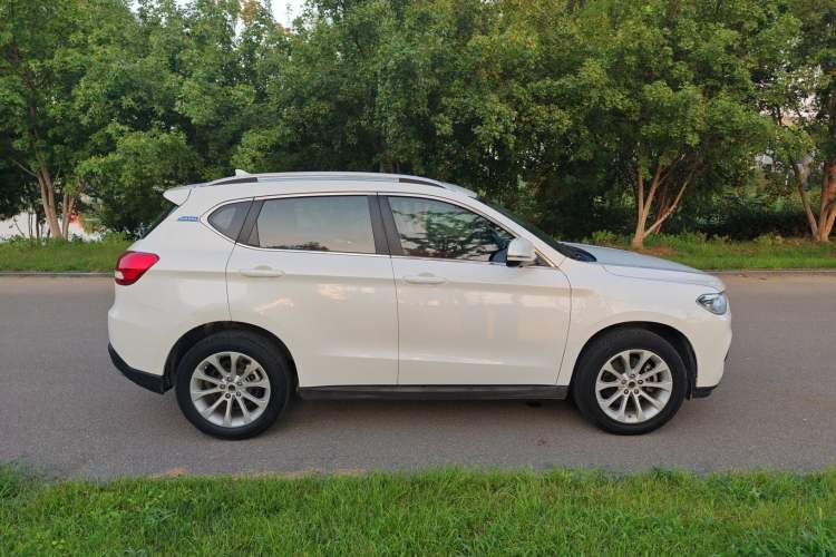 Used Haval H2 2017 Blue Label 1.5T Manual Two-Wheel Drive Luxury Model Exterior 3