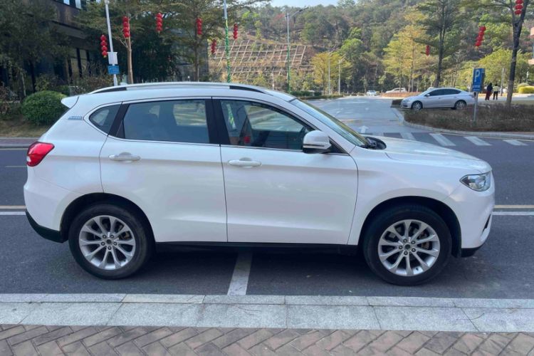 Used Haval H2 2017 Blue Label 1.5T Manual Two-Wheel Drive Elite Model Exterior 5