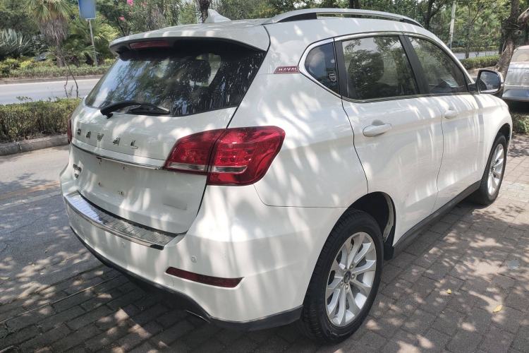 Used Haval H2 2017 Red-Label 1.5T Manual Two-Wheel Drive Luxury Model Exterior 5