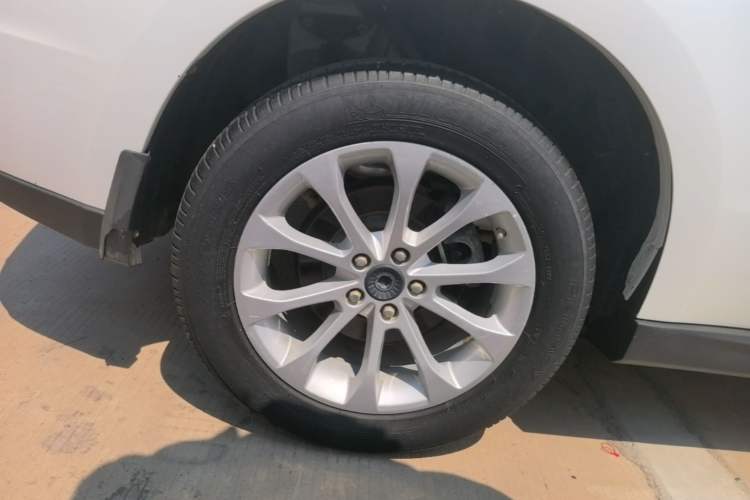 Used Haval H2 2017 Red-Label 1.5T Manual Two-Wheel-Drive Elite Model Exterior 5