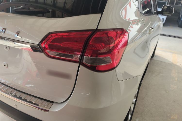 Used Haval H2 2017 Blue Label 1.5T Manual Two-Wheel Drive Luxury Model Exterior 6