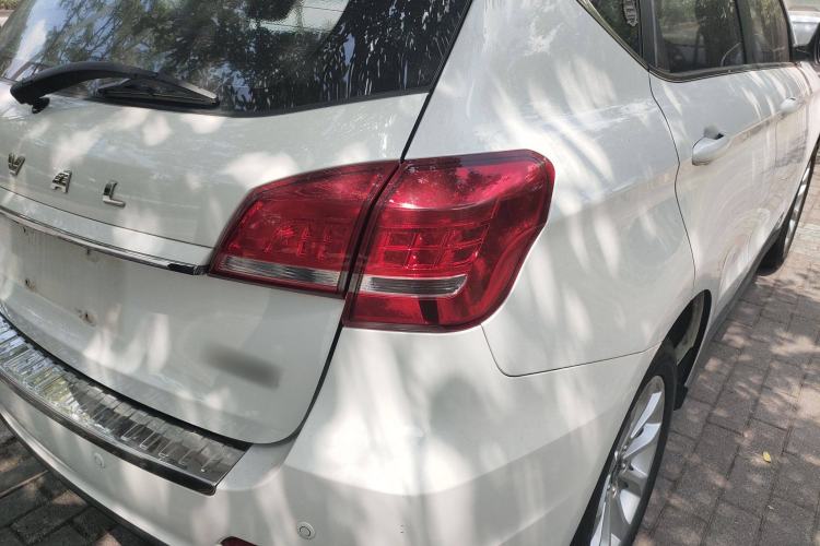 Used Haval H2 2017 Red-Label 1.5T Manual Two-Wheel Drive Luxury Model Exterior 6