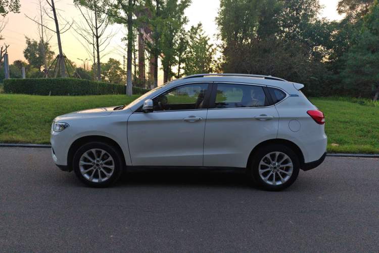 Used Haval H2 2017 Blue Label 1.5T Manual Two-Wheel Drive Luxury Model Exterior 7