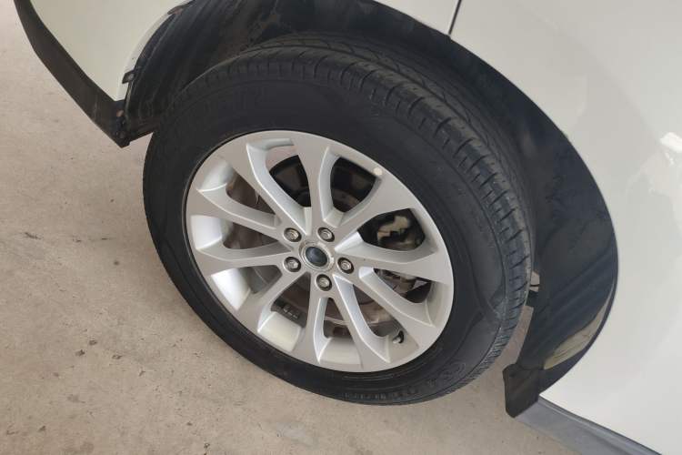 Used Haval H2 2017 Blue Label 1.5T Manual Two-Wheel Drive Luxury Model Exterior 8