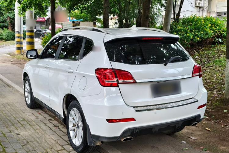 Used Haval H2 2017 Red-Label 1.5T Manual Two-Wheel-Drive Elite Model Exterior 8