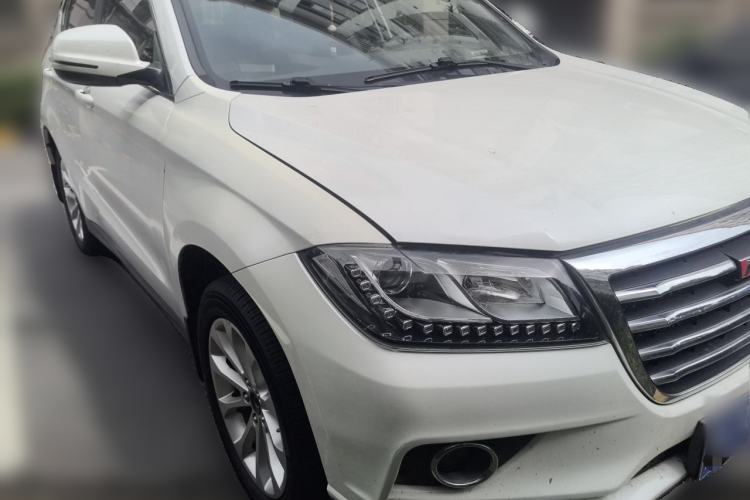 Used Haval H2 2017 Red-Label 1.5T Manual Two-Wheel-Drive Elite Model Front Right 45 Deg