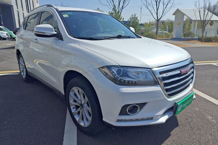 Used Haval H2 2017 Red-Label 1.5T Manual Two-Wheel-Drive Elite Model Front Right 45 Deg