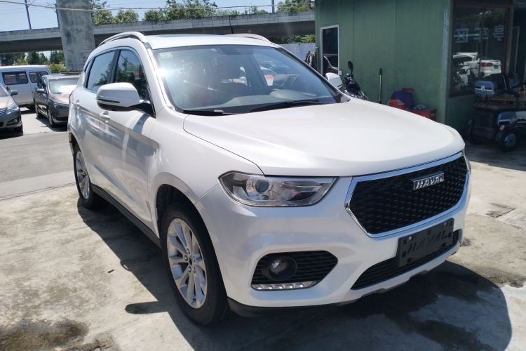 Used Haval H2 2017 Blue Label 1.5T Manual Two-Wheel Drive Luxury Model Front Right 45 Deg