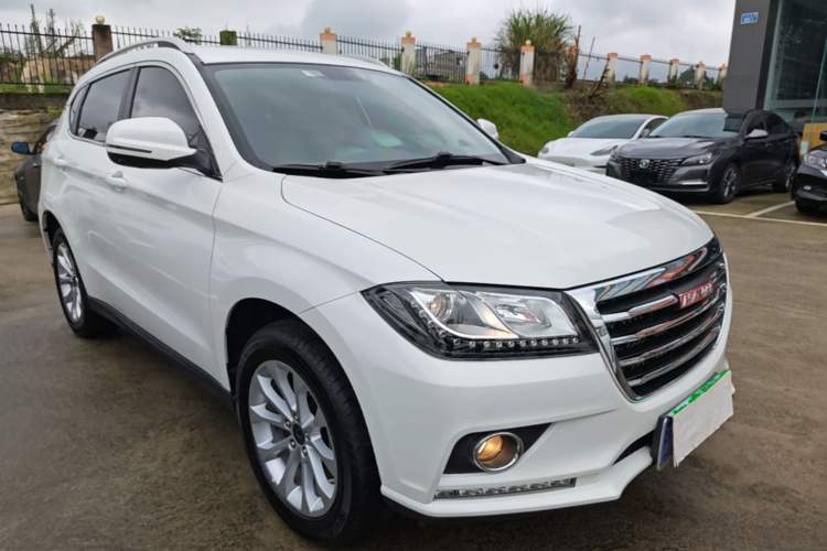 Used Haval H2 2017 Red-Label 1.5T Manual Two-Wheel Drive Luxury Model Front Right 45 Deg