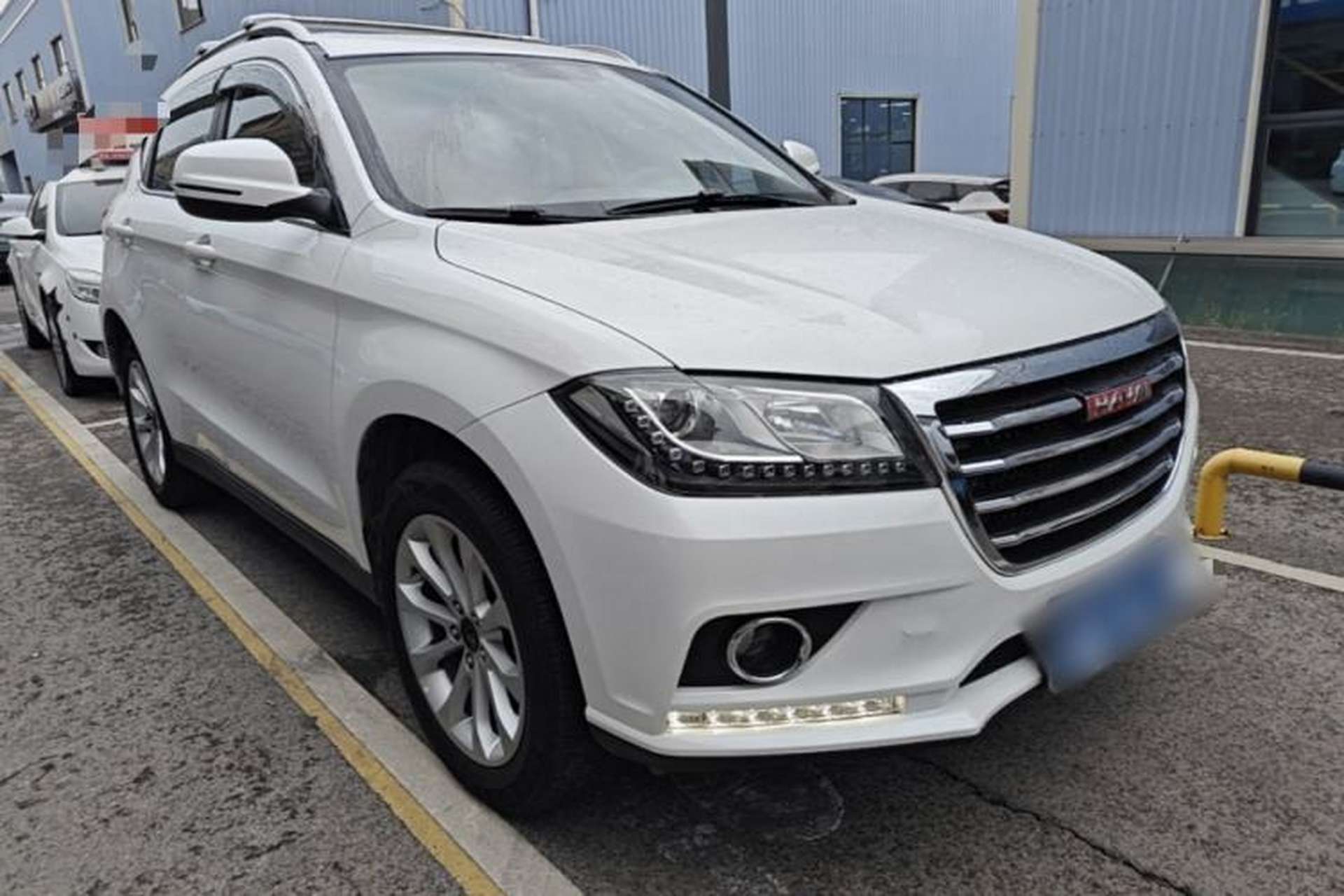 Used Haval H2 2017 Red-Label 1.5T Manual Two-Wheel-Drive Elite Model Front Right 45 Deg