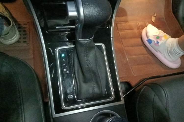 Used Haval H2 2017 Red-Label 1.5T Automatic Two-Wheel Drive Luxury Model Gear Lever