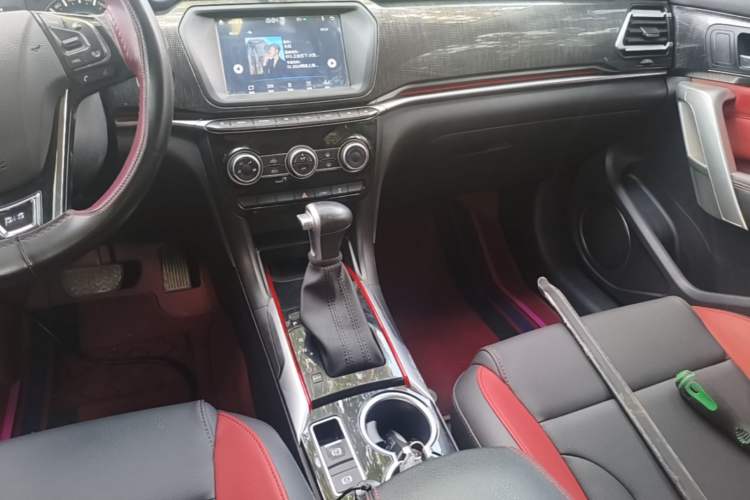 Used Haval H2 2017 Blue Label 1.5T Automatic Two-Wheel Drive Elite Model Gear Lever