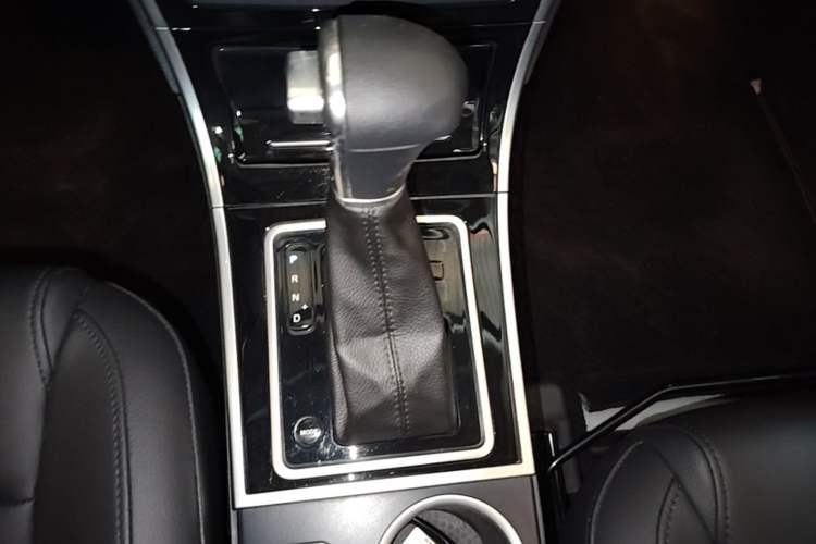 Used Haval H2 2017 Red-Label 1.5T Automatic Two-Wheel Drive Luxury Model Gear Lever