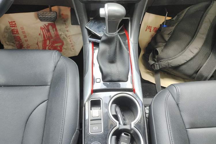 Used Haval H2 2017 Blue Label 1.5T Automatic Two-Wheel Drive Luxury Model Gear Lever