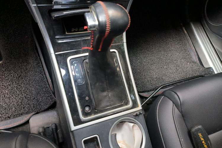 Used Haval H2 2017 Red-Label 1.5T Automatic Two-Wheel Drive Luxury Model Gear Lever